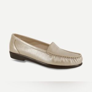 SAS Women shoes Simplify Pearl Bone Leather Slip On Size-8W Everyday Loafer